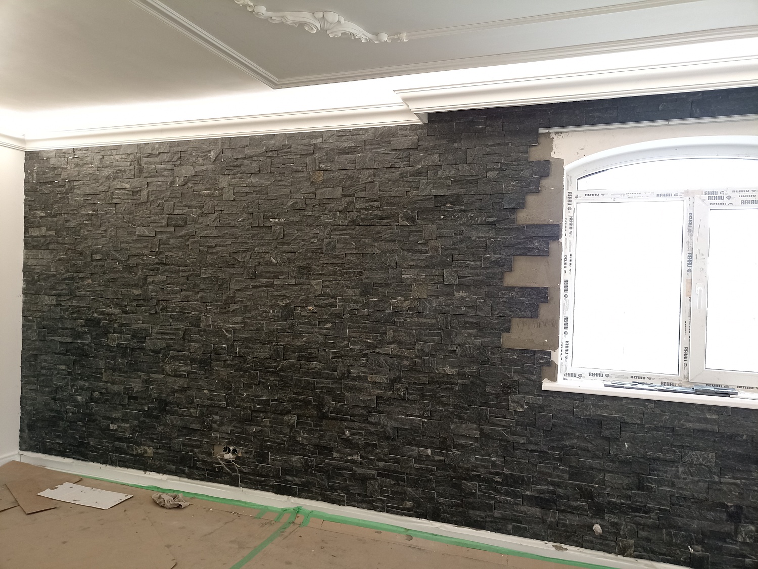 Современный акцент в интерьере с помощью 3D панелей RKS SLATE Кварцит Black Quartz Modern