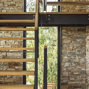 Камень в интерьере внутренней отделки RKS SLATE Кварцит Multi Quartz Country