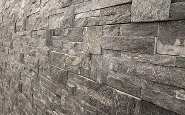 Современный акцент в интерьере с помощью 3D панелей RKS SLATE Кварцит Black Quartz Modern