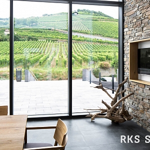 Камень в интерьере гостиной RKS SLATE Кварцит Beige Quartz Country