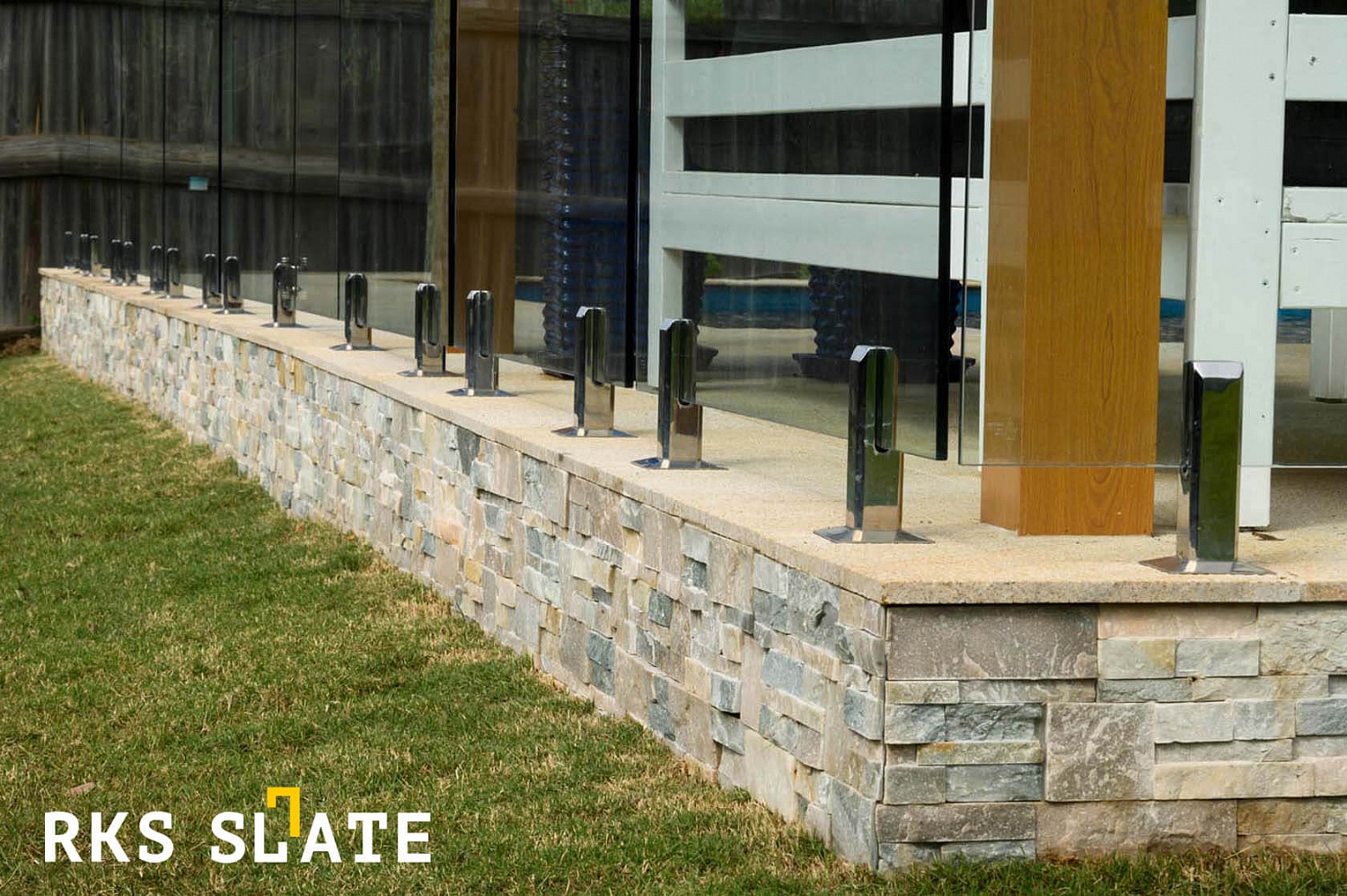 Облицовка бассейнов натуральным камнем RKS SLATE Beige Slate Modern: стиль и долговечность