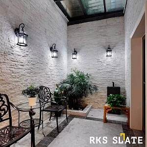 Натуральный камень в коридоре — 3D панели RKS SLATE Кварцит White Quartz Classic