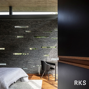 Отделка камнем в интерьере 3D панели RKS SLATE Сланец Black Waterfall Pencil