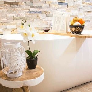 Пример использования 3D панелей RKS SLATE Сланец Beige Slate Classic для создания стильной ванной.